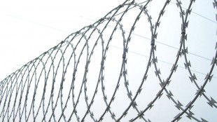 Jiletli ve Dikenli Tel